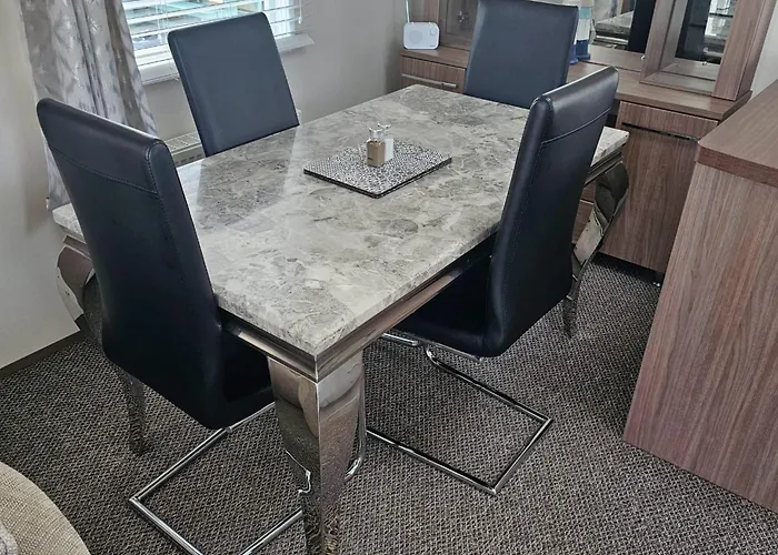 P&T\'S Home From Home, Platinum Spacious Lodge