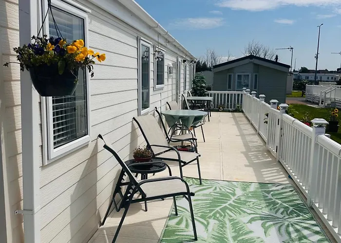 P&T\'S Home From Home, Platinum Spacious Lodge