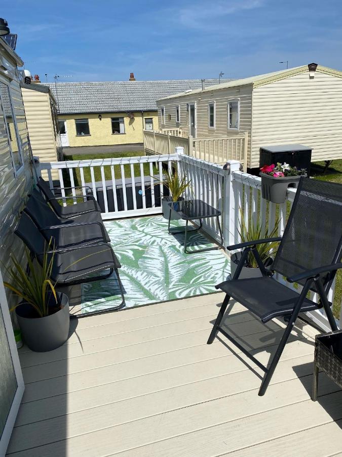 P&t's From Home, Platinum Spacious Rhyl