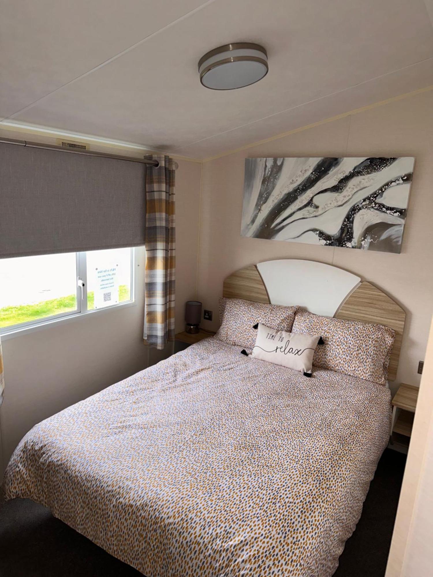 P&t's From Home, Platinum Spacious