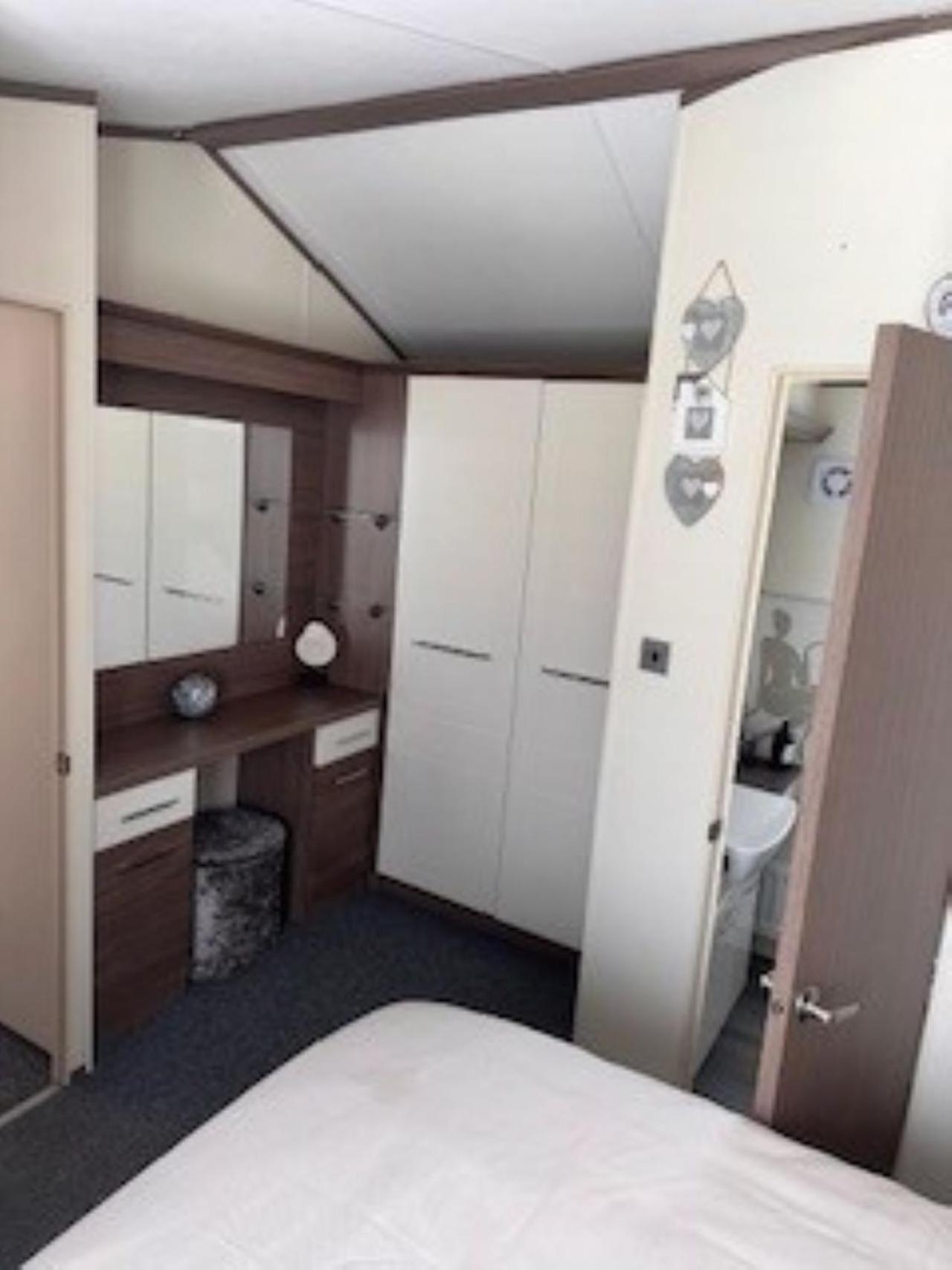 P&t's From Home, Platinum Spacious * Rhyl