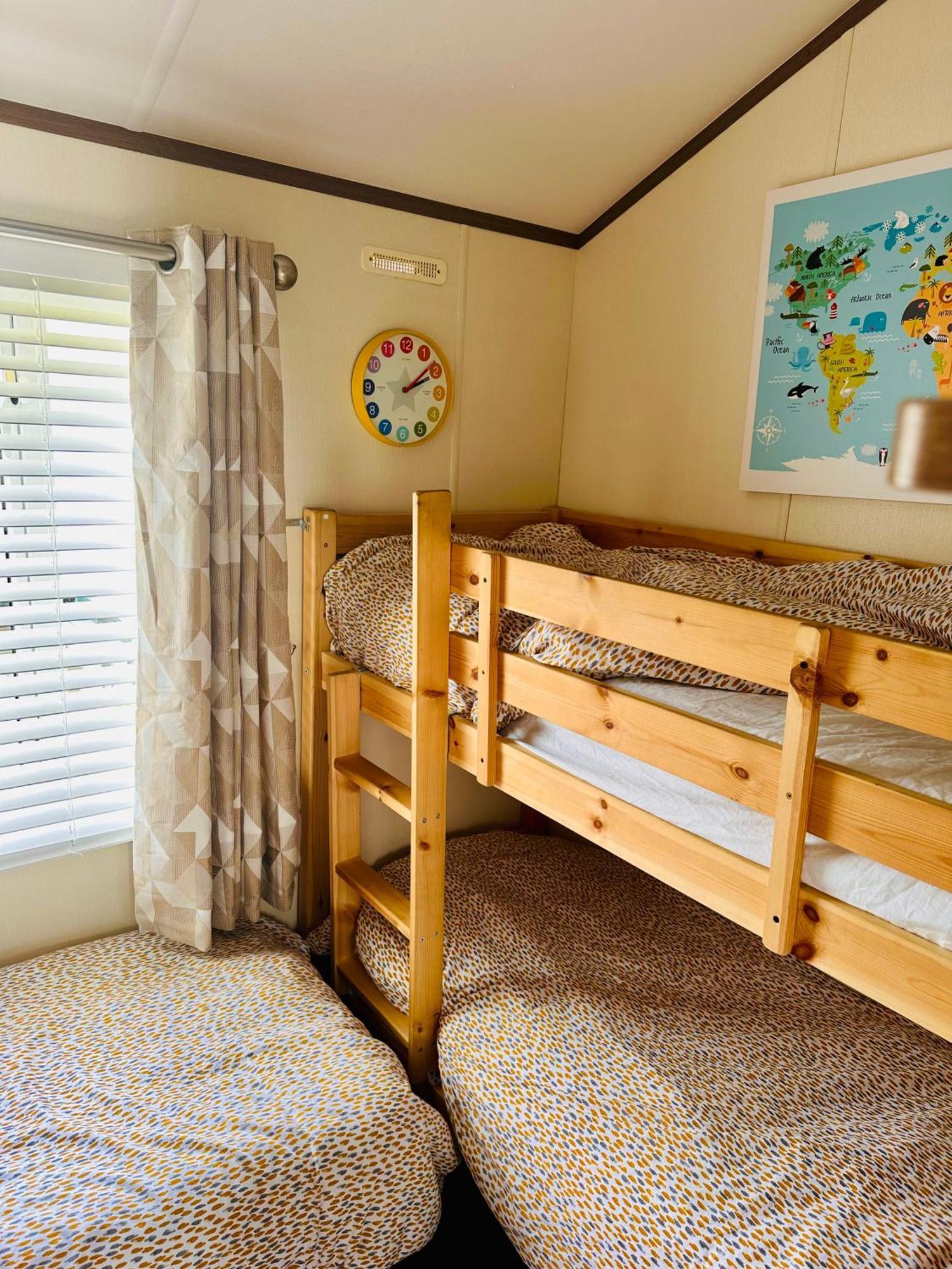 P&t's From Home, Platinum Spacious Rhyl