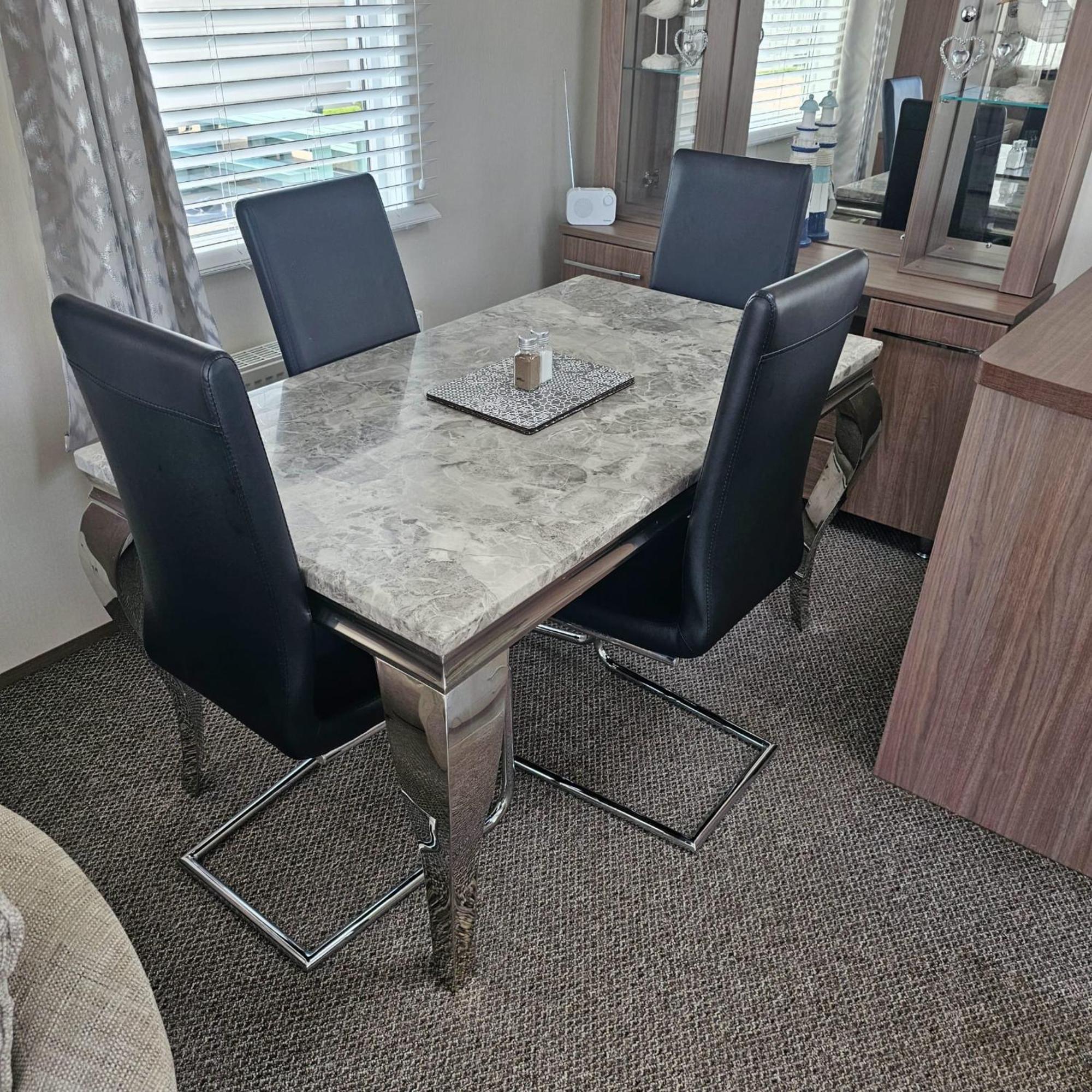 P&t's From Home, Platinum Spacious *